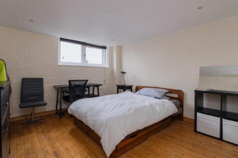Bedroom (2)