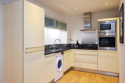 f7b64052-1fdc-47-...