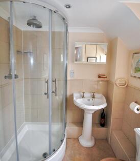 Master Suite with ensuite &amp; dressing room