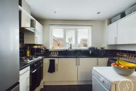 KITCHEN/LOUNGE/DINER