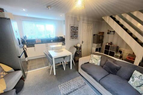 KITCHEN/LOUNGE/DINER