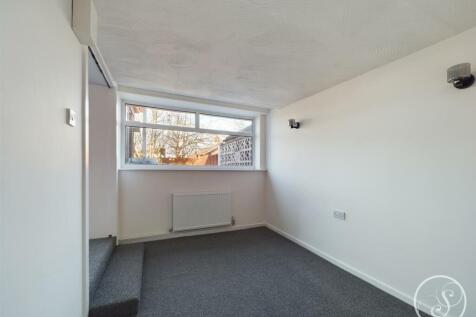 PLAYROOM/OFFICE