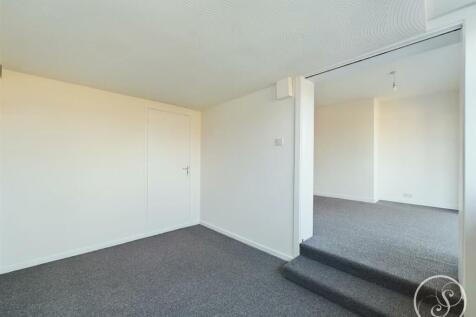 PLAYROOM/OFFICE
