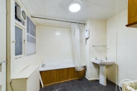 BATHROOM/WC