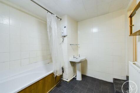 BATHROOM/WC