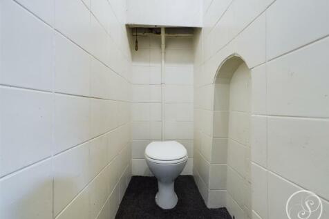 BATHROOM/WC