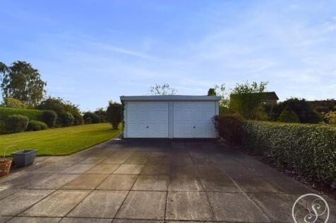 DOUBLE GARAGE