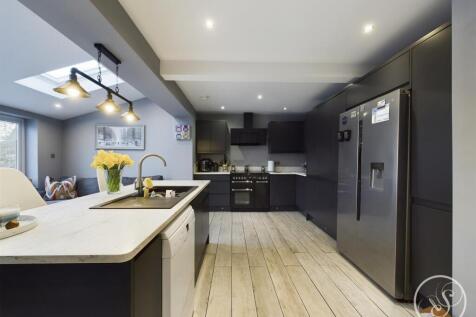 KITCHEN/DINER/FAMILY ROOM