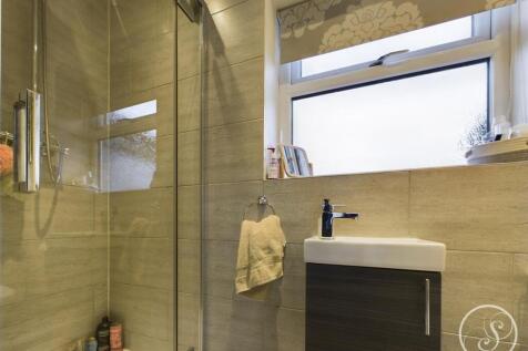 ENSUITE SHOWER ROOM