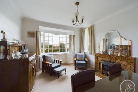 SECOND SITTING ROOM