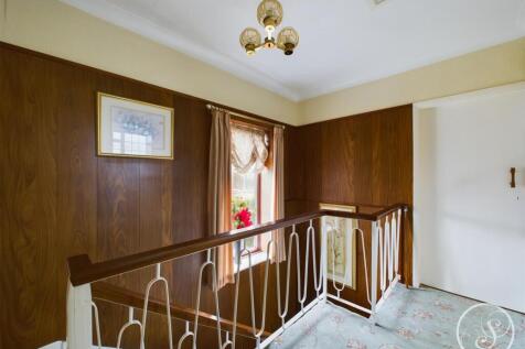 FIRST FLOOR LANDING