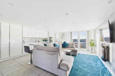 KITCHEN/FAMILY ROOM