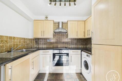 KITCHEN/LIVING AREA
