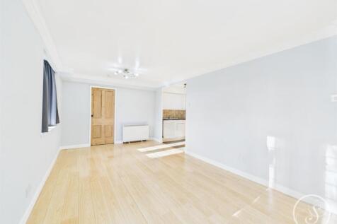 KITCHEN/LIVING AREA