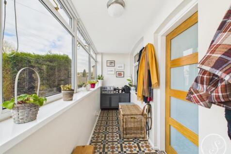 ENTRANCE PORCH