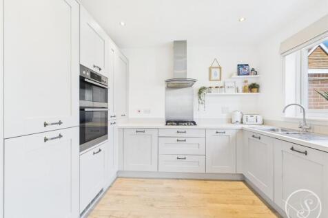 KITCHEN/FAMILY ROOM