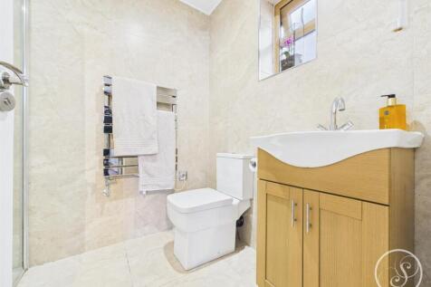 ENSUITE SHOWER ROOM