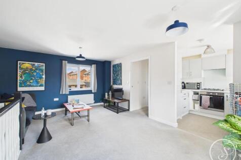 OPEN PLAN LOUNGE/KITCHEN