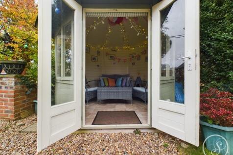 SUMMER HOUSE