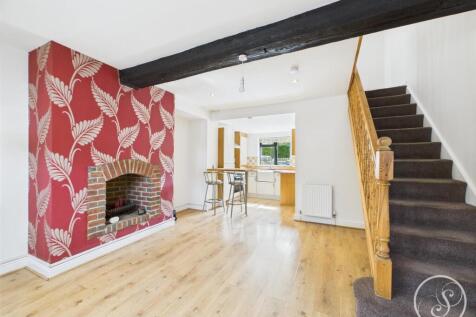 KITCHEN/LIVING SPACE
