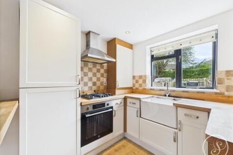 KITCHEN/LIVING SPACE
