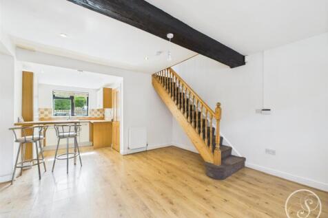 KITCHEN/LIVING SPACE