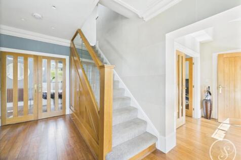ENTRANCE HALL WAY