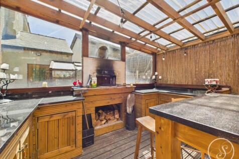 OUT DOOR KITCHEN