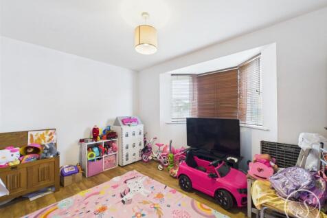 SECOND SITTING ROOM