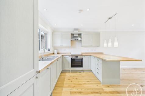 KITCHEN/DINER/FAMILY ROOM
