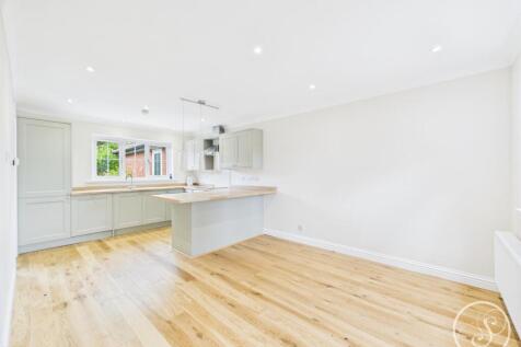 KITCHEN/DINER/FAMILY ROOM