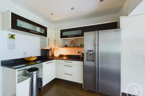 KITCHEN/DINER/FAMILY ROOM
