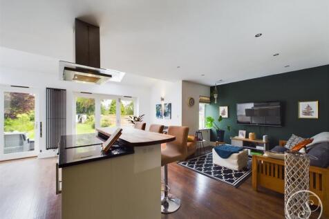 KITCHEN/DINER/FAMILY ROOM