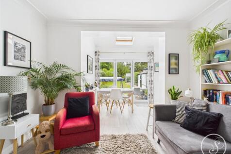 SECOND SITTING AREA