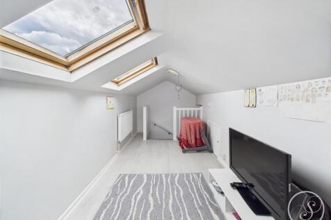 USABLE LOFT SPACE