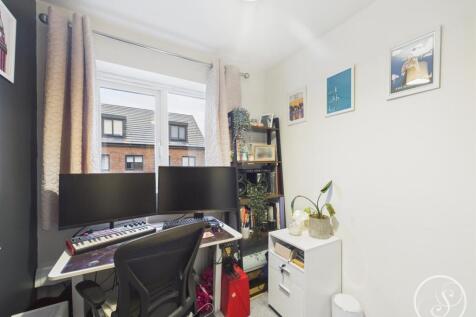 SECOND FLOOR LANDING AREA