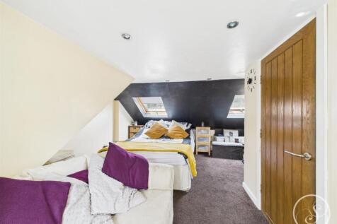 USEABLE LOFT SPACE