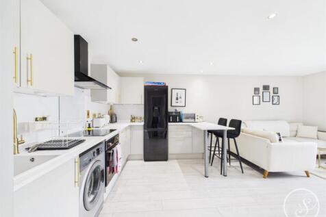 KITCHEN/ LIVING AREA