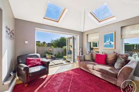 SECOND SITTING ROOM