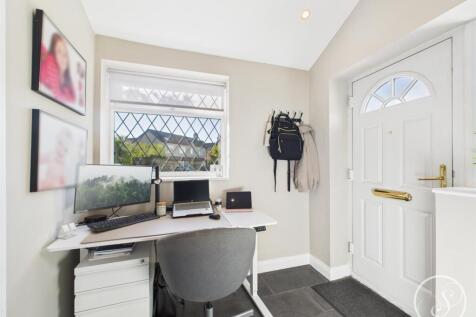 OFFICE SPACE/PORCH