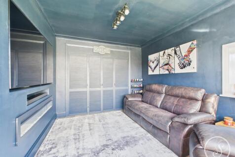 SECOND SITTING ROOM