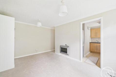 Living/Bedroom Area