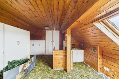 USABLE LOFT SPACE