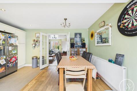 KITCHEN/DINER/SECOND SITTING ROOM