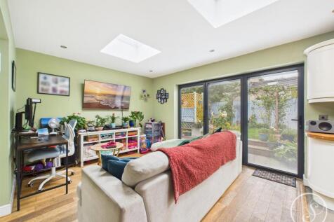 KITCHEN/DINER/SECOND SITTING ROOM