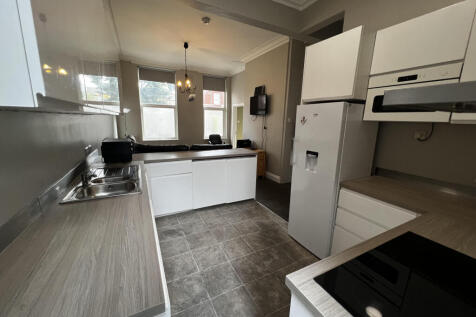 8 Bedroom detached house - HMO