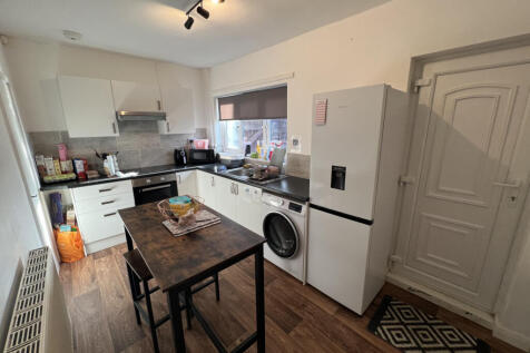 2 Bed End Terrace - Student