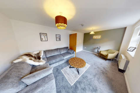 6 Bedroom semi-detached house - HMO