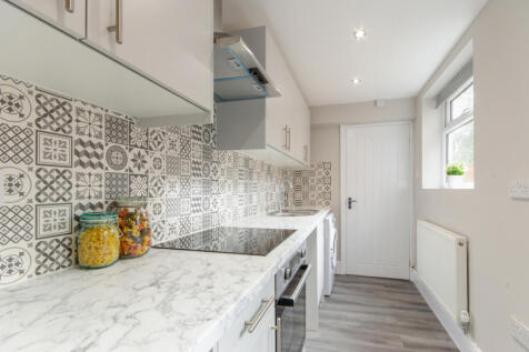 4 Bedroom terraced house