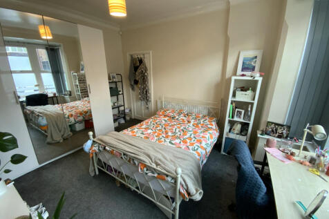 4 Bedroom Terraced House - HMO
